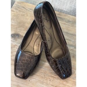 Life Style Brown Crocodile Embossed Square Toe Women's Flats US 8W UK 6 EU 39